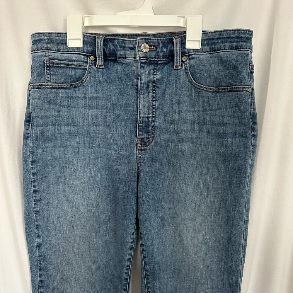 Talbots flawless high-waist straight-leg blue jeans. size 12.